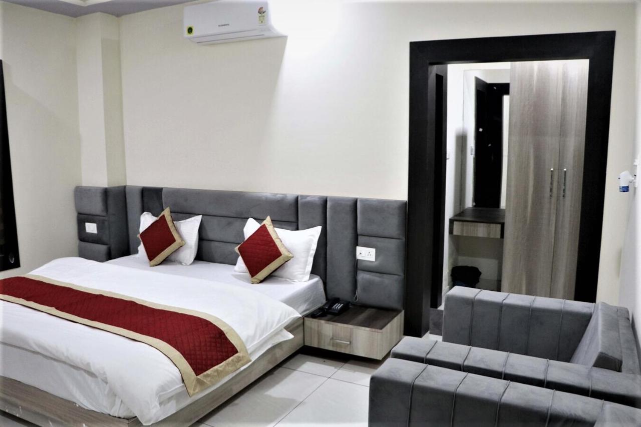Hotel Blue Pine หริทวาร ภายนอก รูปภาพ
