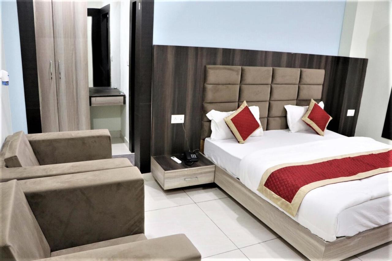 Hotel Blue Pine หริทวาร ภายนอก รูปภาพ