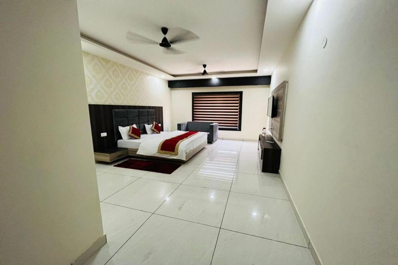 Hotel Blue Pine หริทวาร ภายนอก รูปภาพ