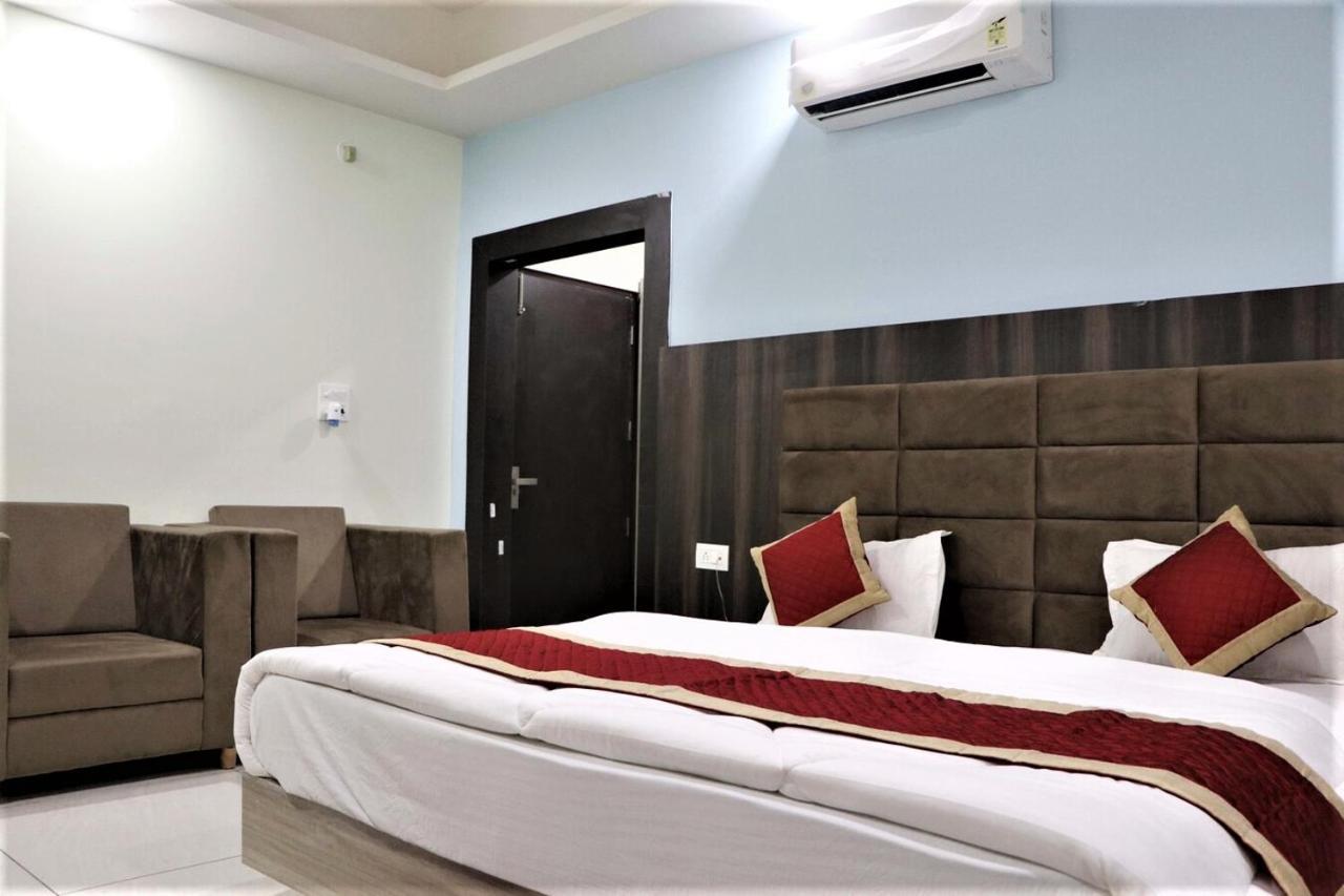 Hotel Blue Pine หริทวาร ภายนอก รูปภาพ