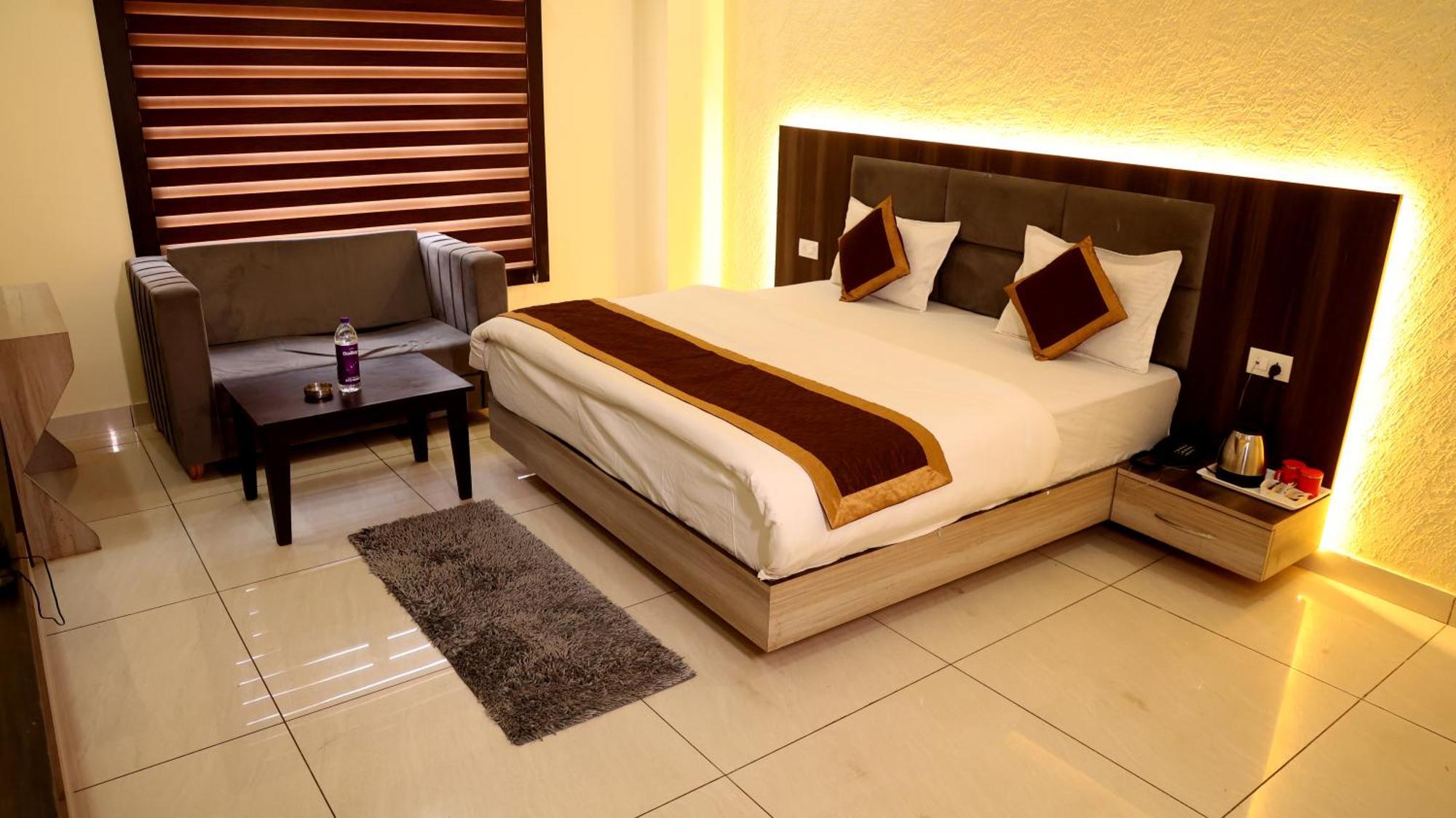 Hotel Blue Pine หริทวาร ภายนอก รูปภาพ