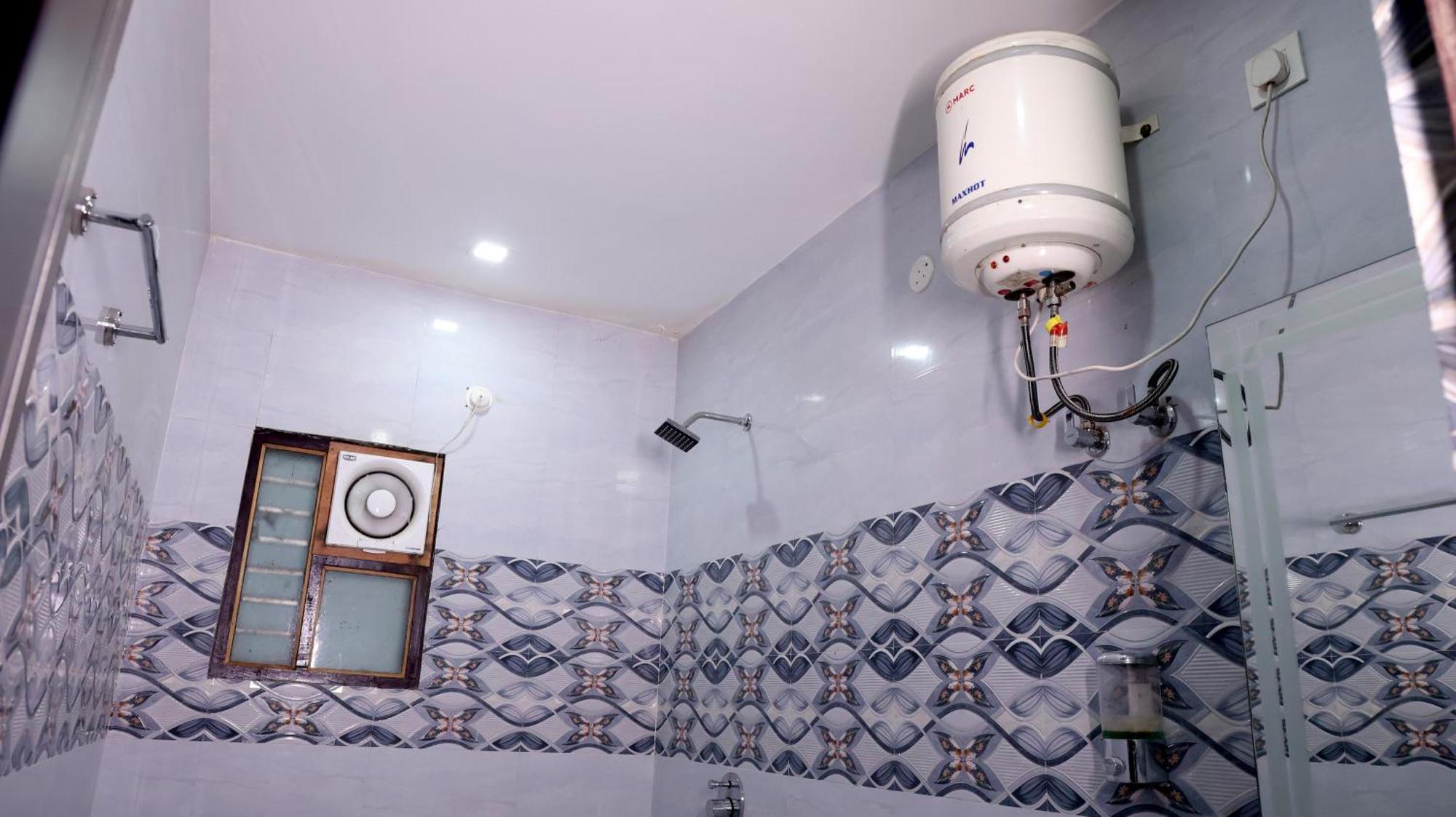 Hotel Blue Pine หริทวาร ภายนอก รูปภาพ