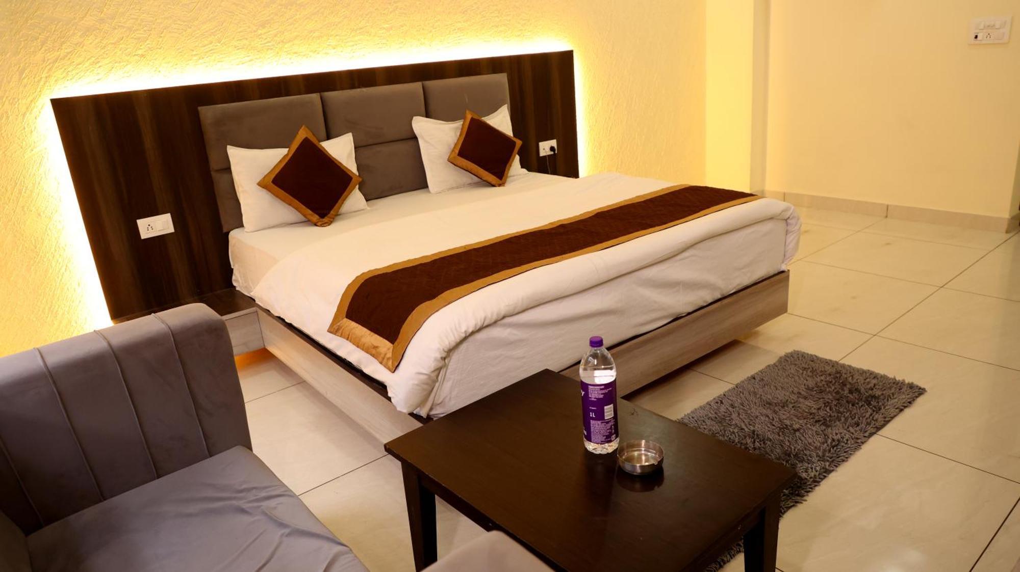 Hotel Blue Pine หริทวาร ภายนอก รูปภาพ