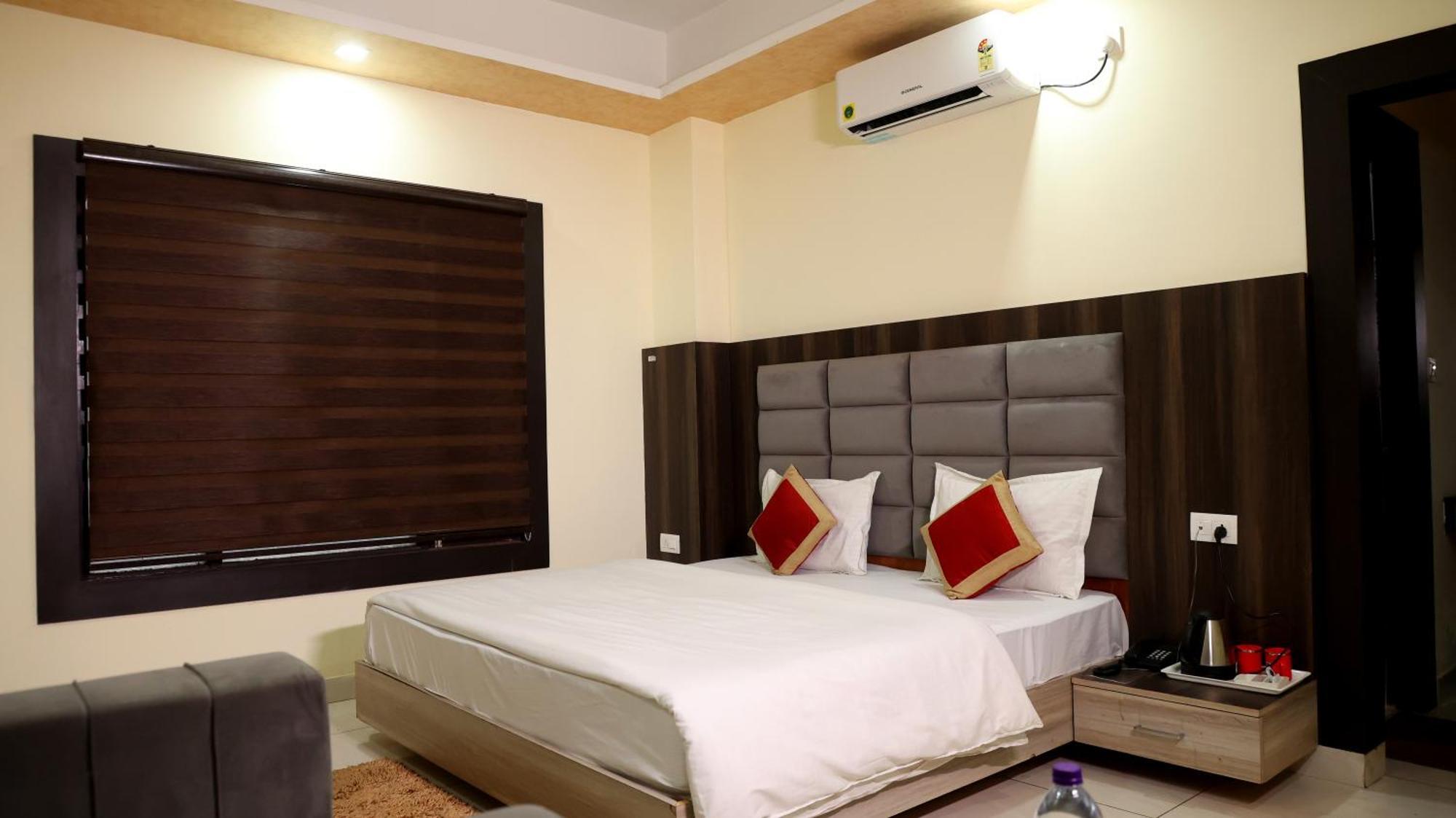 Hotel Blue Pine หริทวาร ภายนอก รูปภาพ