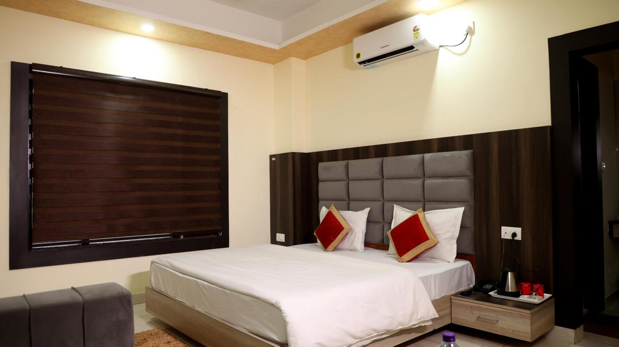Hotel Blue Pine หริทวาร ภายนอก รูปภาพ