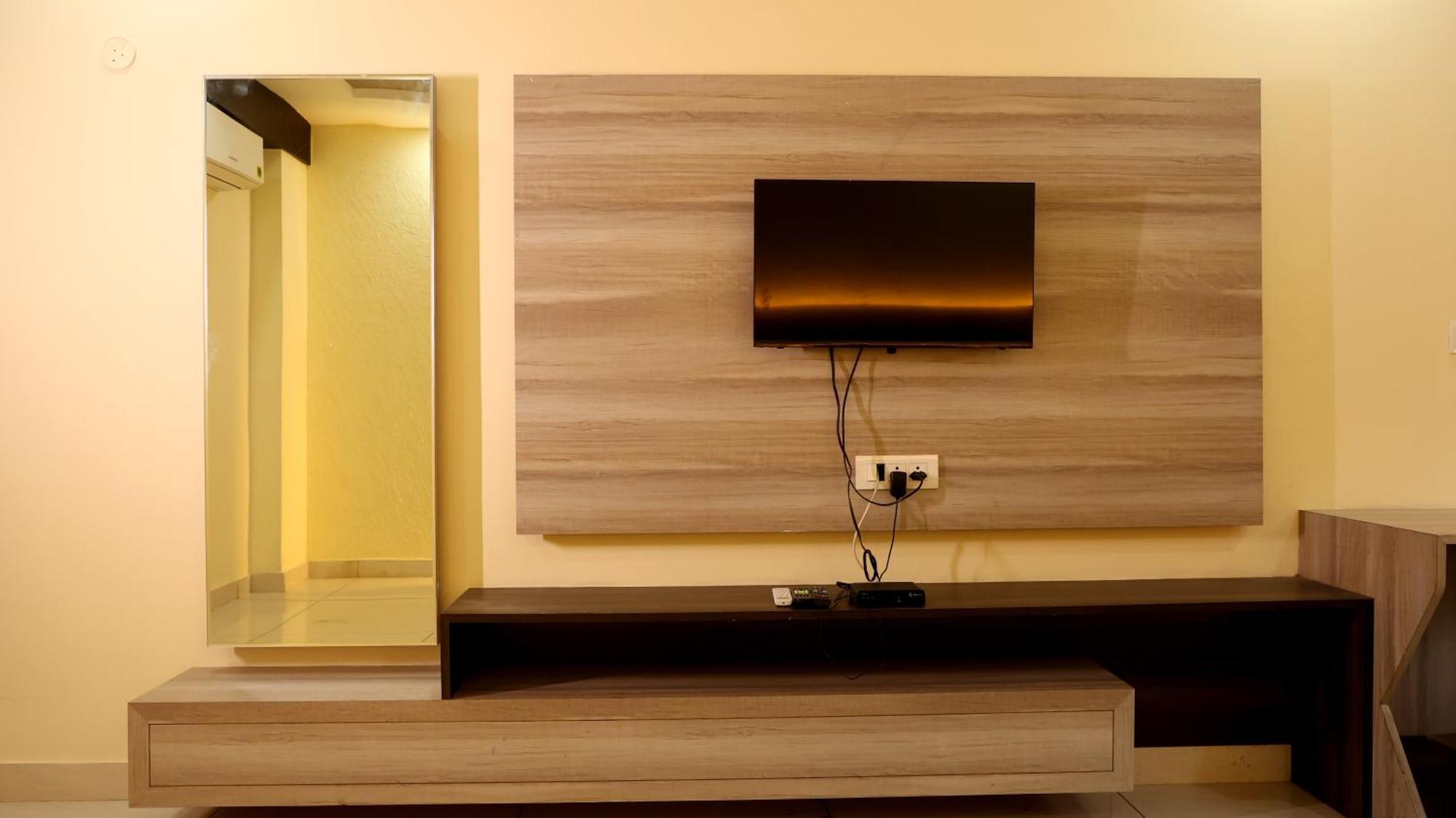 Hotel Blue Pine หริทวาร ภายนอก รูปภาพ