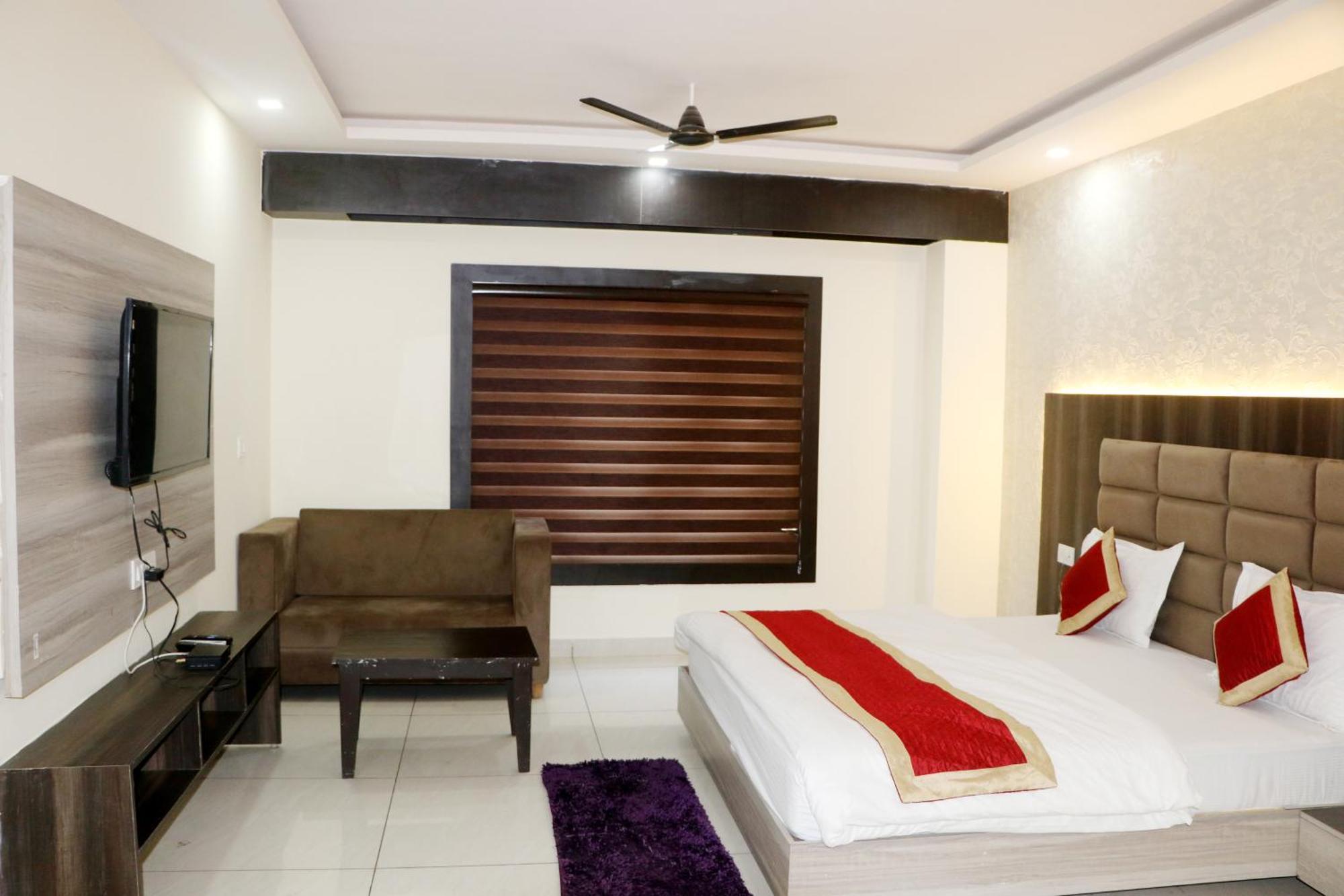 Hotel Blue Pine หริทวาร ภายนอก รูปภาพ